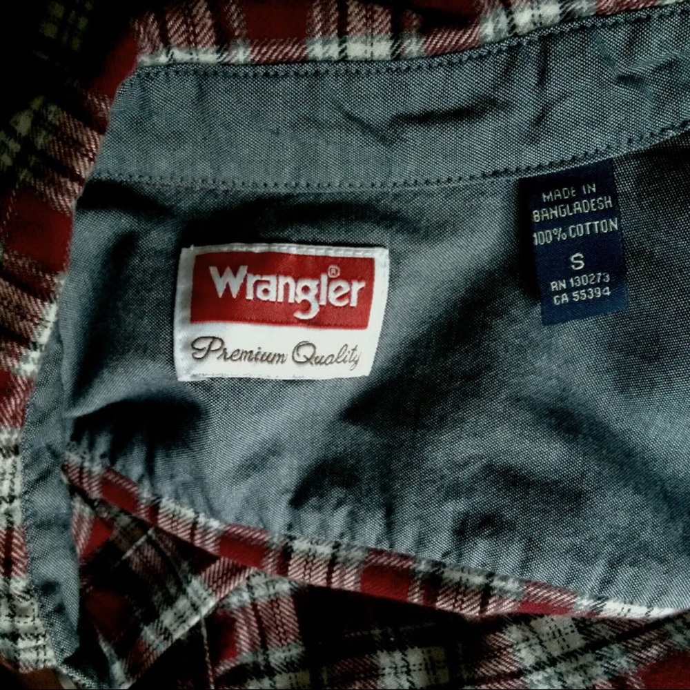 Wrangler Men’s Red Plaid Flannel Shirt - Picture 4 of 6